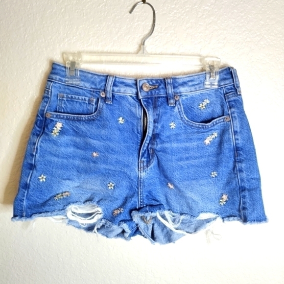 American Eagle Floral Embroidered Denim Mom Shorts sz 4 - Picture 1 of 7